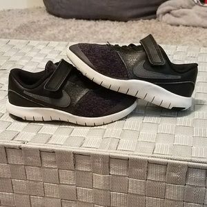 Nike kids flex contact sneakers size 13C